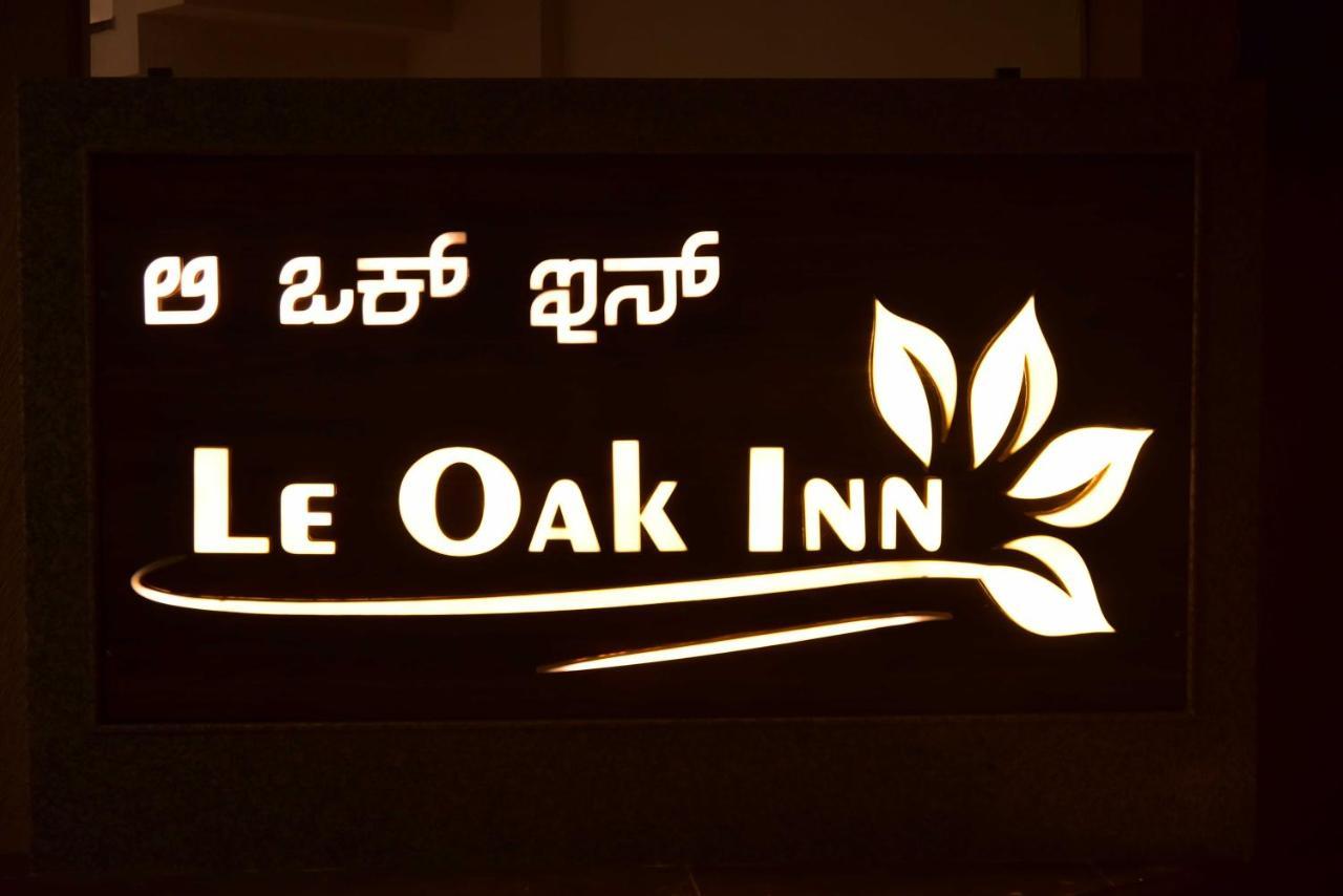 Le Oak Inn Mysore Extérieur photo
